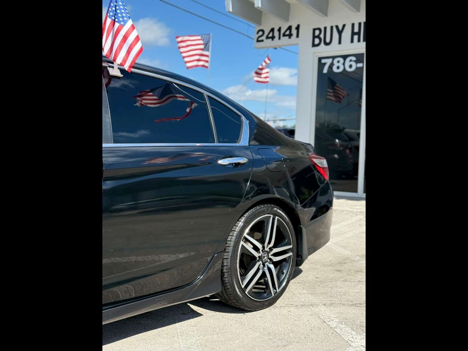 2017 HONDA Accord in Princeton, FL