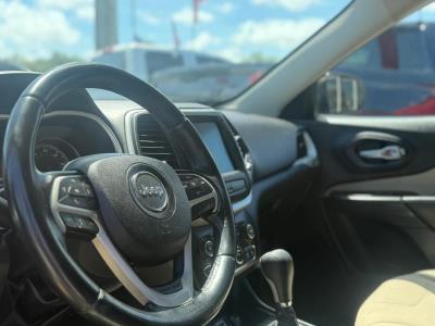 2017 JEEP Cherokee in Princeton, FL